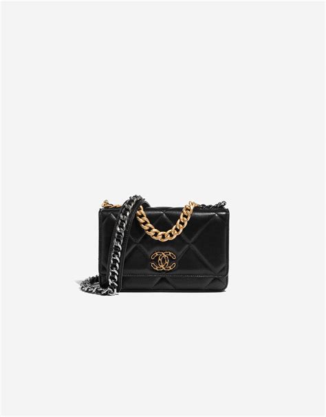 saclab chanel wallet.